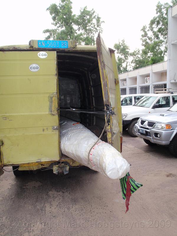 Kayak arriving at WWF headquarters in Kinshasa. Good thing nobody banged into it !.jpg